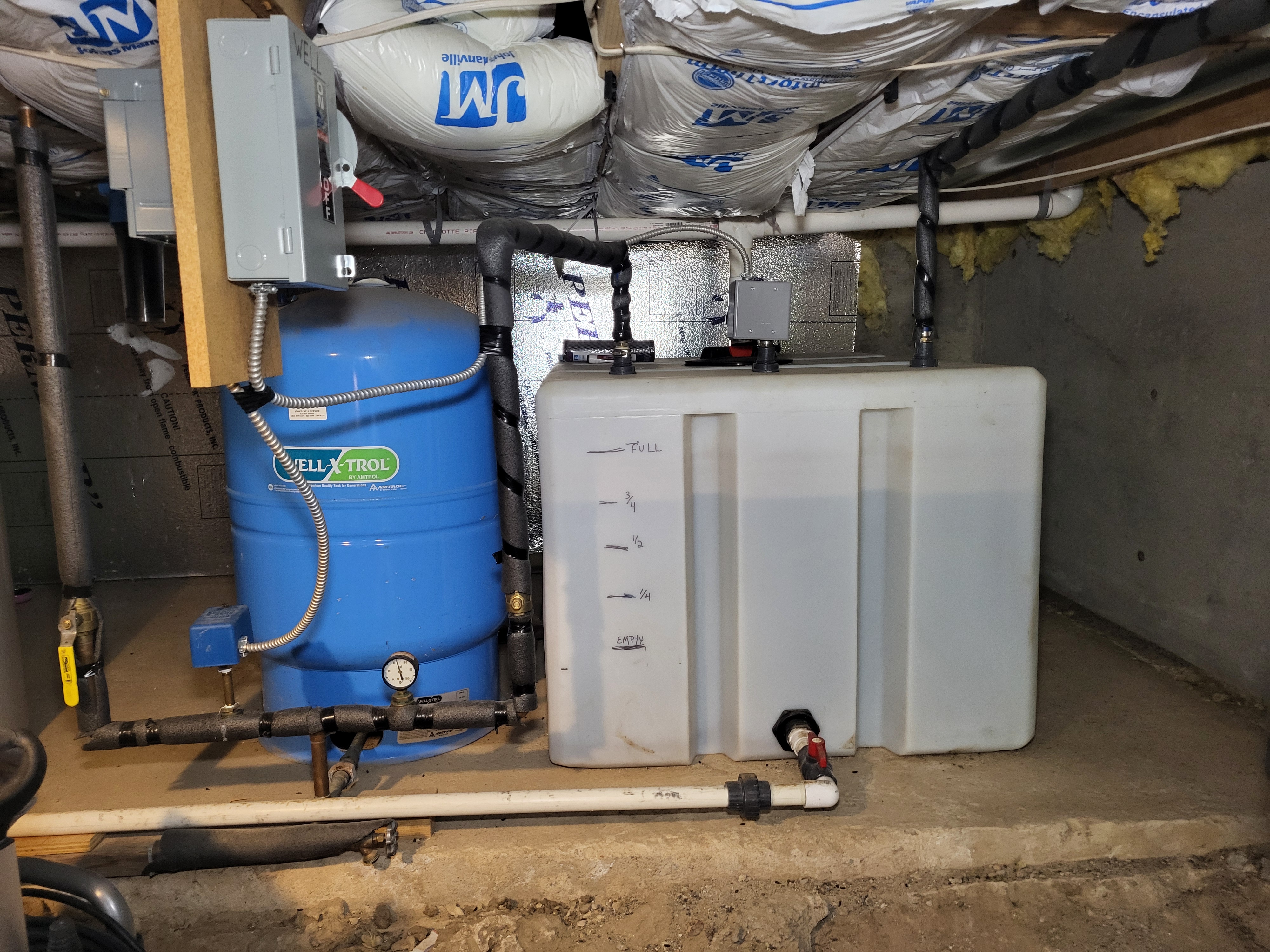 Well pressure tank and water storage system